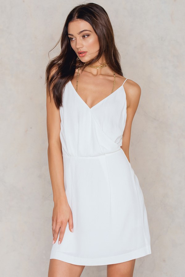 Самые красивые белые платья 2026: фото, идеи, новинки, тренды