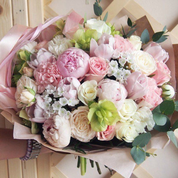 Самые модные букеты цветов 2026: фото, идеи, тренды и тенденции флористики