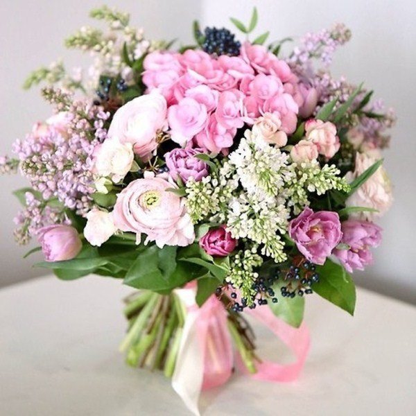 Самые модные букеты цветов 2026: фото, идеи, тренды и тенденции флористики