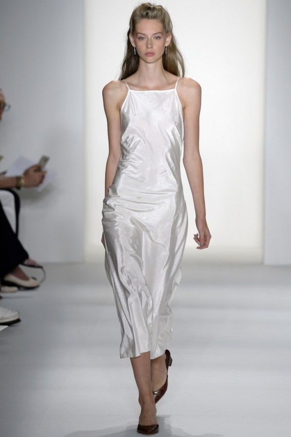 Самые красивые белые платья 2026: фото, идеи, новинки, тренды