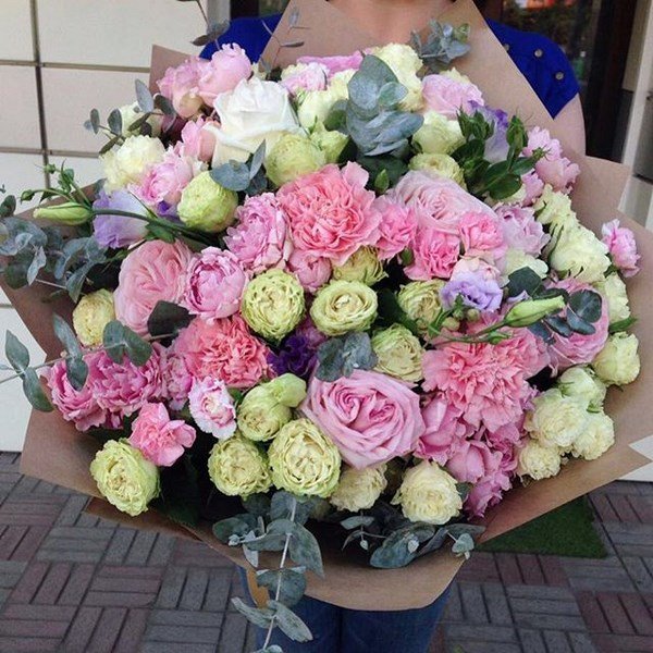 Самые модные букеты цветов 2026: фото, идеи, тренды и тенденции флористики