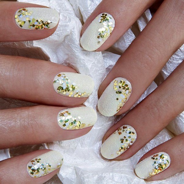 Модный белый маникюр 2026 – фото, новинки