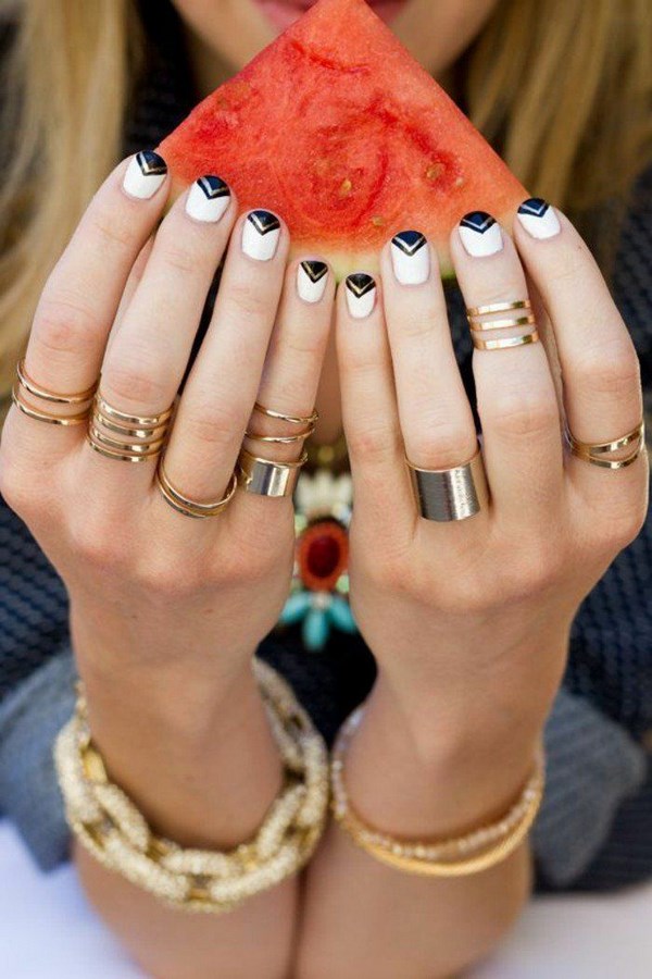 Модный белый маникюр 2026 – фото, новинки