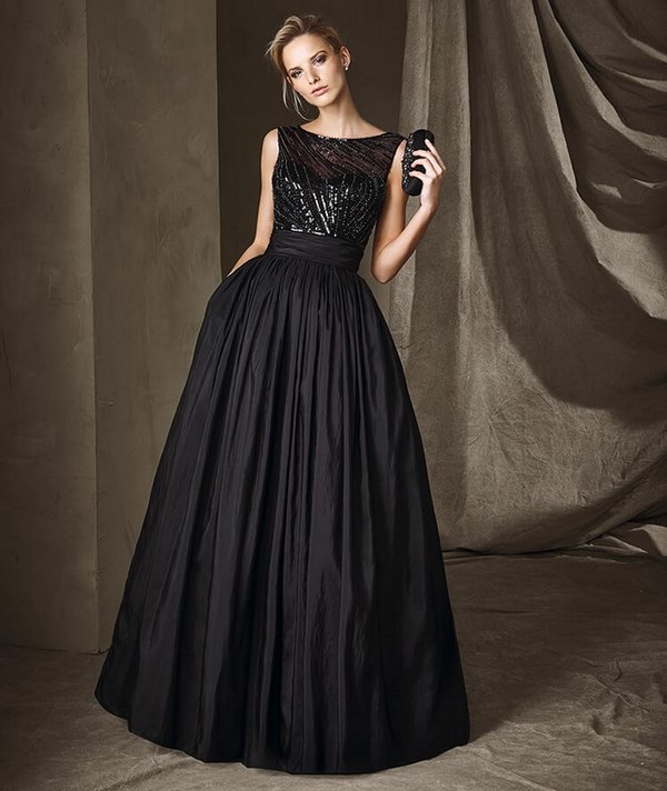 Лучшие черные платья 2026 года: фото, новинки, модные тенденции