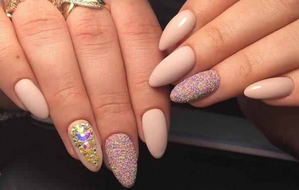 Красивый свадебный маникюр 2026 года: фото, идеи свадебного маникюра невесты