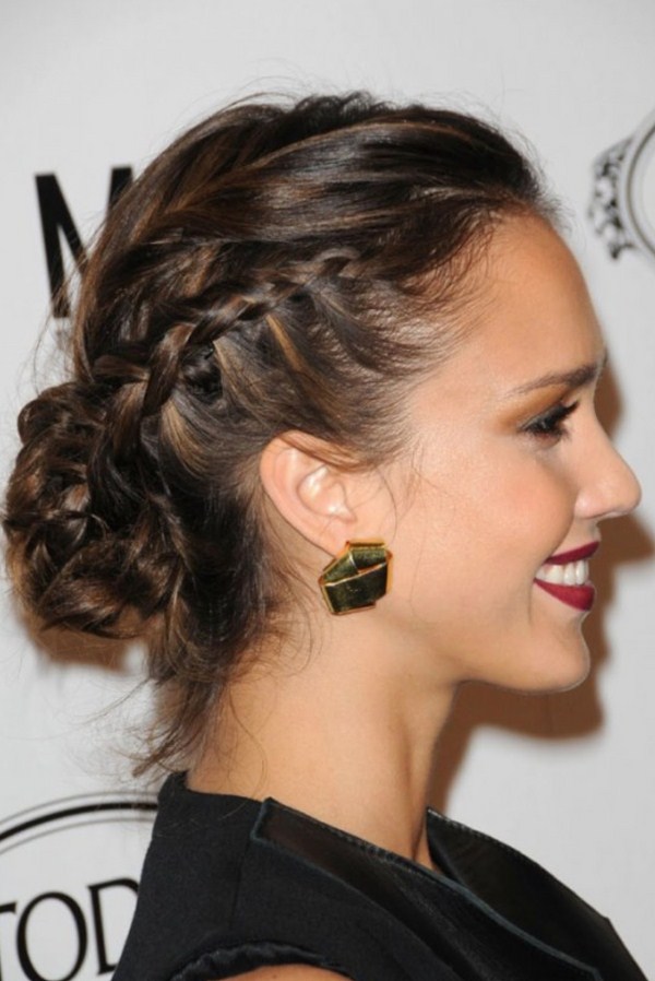 Изысканные прически с косами 2026 года: косы на разную длину волос — фото