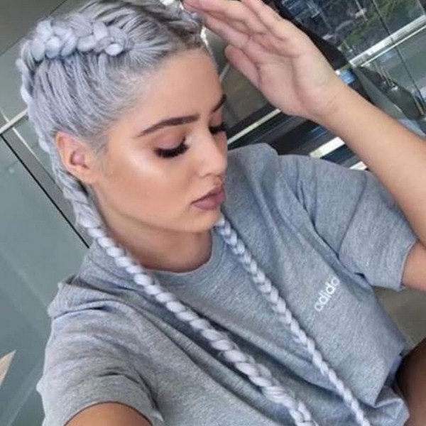 Изысканные прически с косами 2026 года: косы на разную длину волос — фото