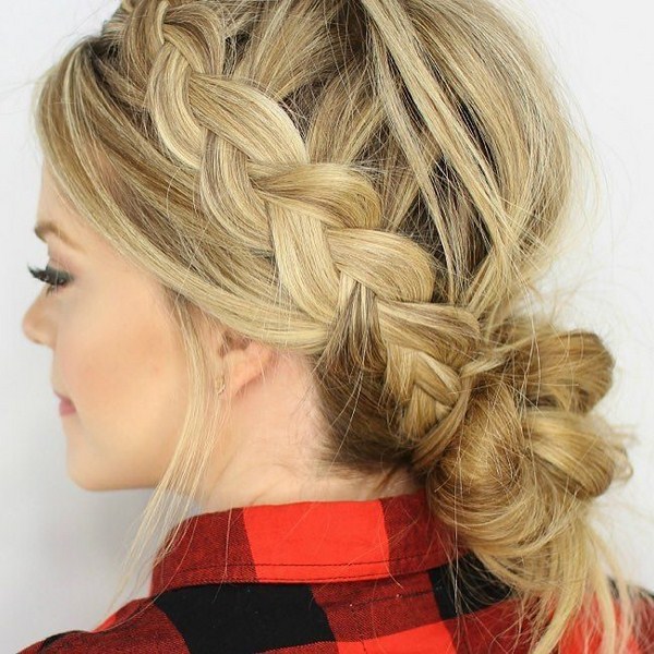 Изысканные прически с косами 2026 года: косы на разную длину волос — фото