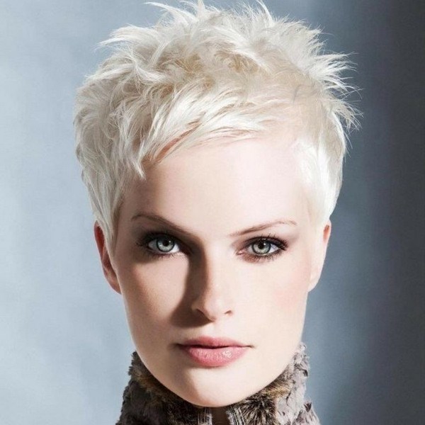Стильные стрижки на короткие волосы 2026 года — фото