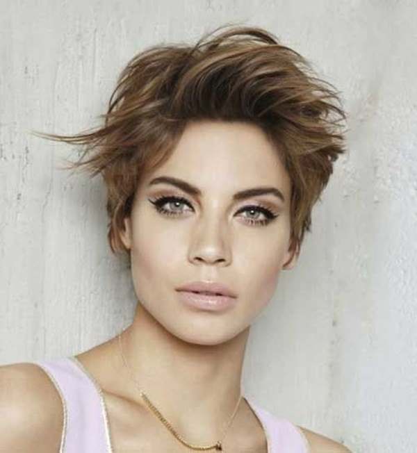 Стильные стрижки на короткие волосы 2026 года — фото