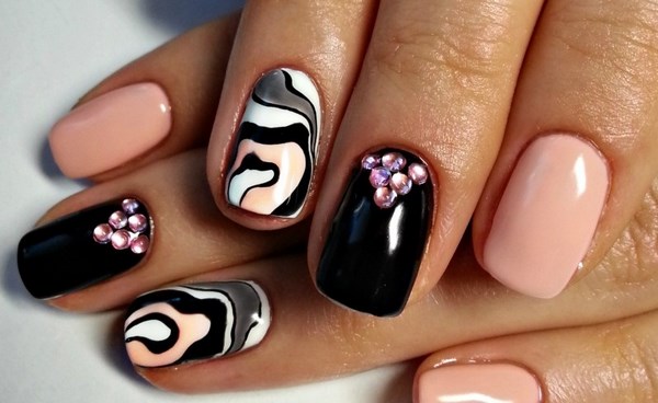 Модный черный маникюр 2026: фото, дизайн и идеи черного маникюра