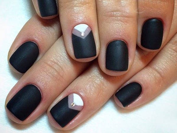 Модный черный маникюр 2026: фото, дизайн и идеи черного маникюра