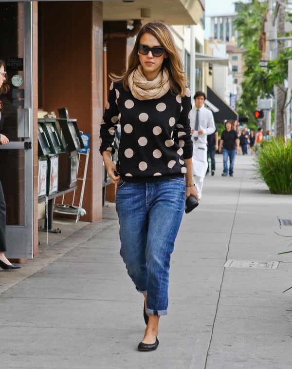 Модные укороченные джинсы 2026: фото, тенденции, тренды