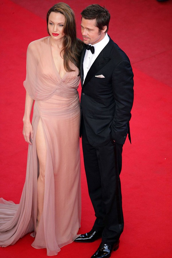 Безупречный стиль Анджелины Джоли: фото образы в вечерних платьях и повседневный стиль знаменитости