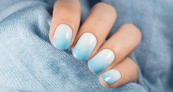 Красивый голубой маникюр 2026 — фото, дизайн, лучшие идеи голубого маникюра