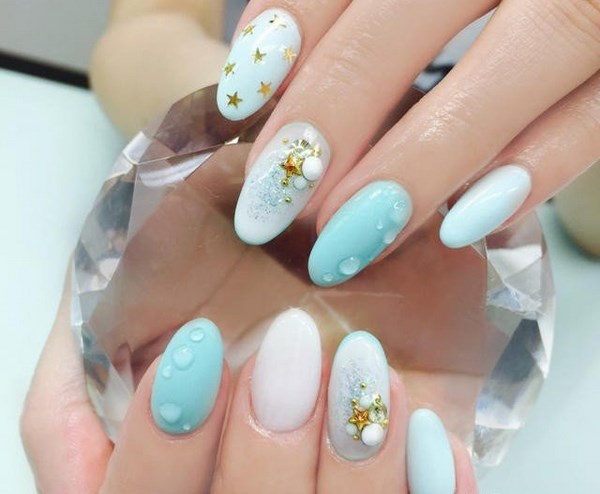 Красивый голубой маникюр 2026 — фото, дизайн, лучшие идеи голубого маникюра