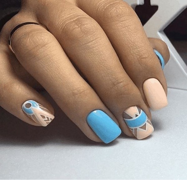 Красивый голубой маникюр 2026 — фото, дизайн, лучшие идеи голубого маникюра