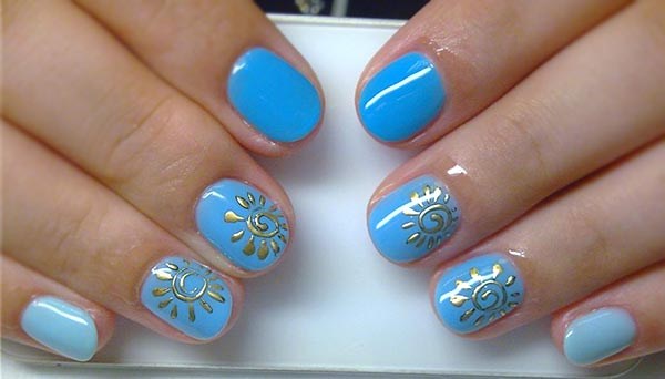 Красивый голубой маникюр 2026 — фото, дизайн, лучшие идеи голубого маникюра