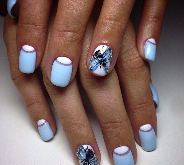 Красивый голубой маникюр 2026 — фото, дизайн, лучшие идеи голубого маникюра