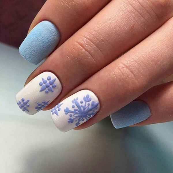 Красивый голубой маникюр 2026 — фото, дизайн, лучшие идеи голубого маникюра