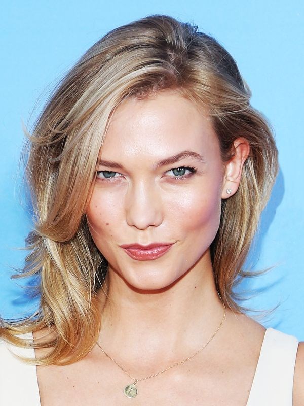 Стильные стрижки на средние волосы 2026 года: фото, новинки, идеи стрижки