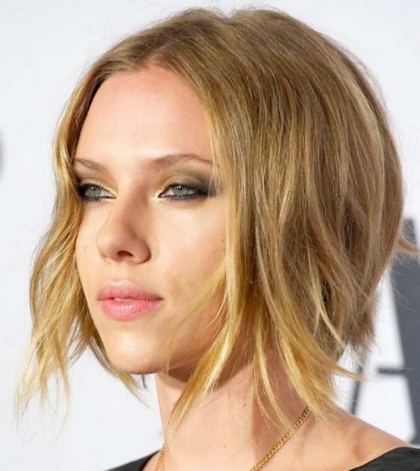 Стильные стрижки на средние волосы 2026 года: фото, новинки, идеи стрижки