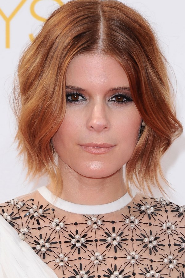 Стильные стрижки на средние волосы 2026 года: фото, новинки, идеи стрижки