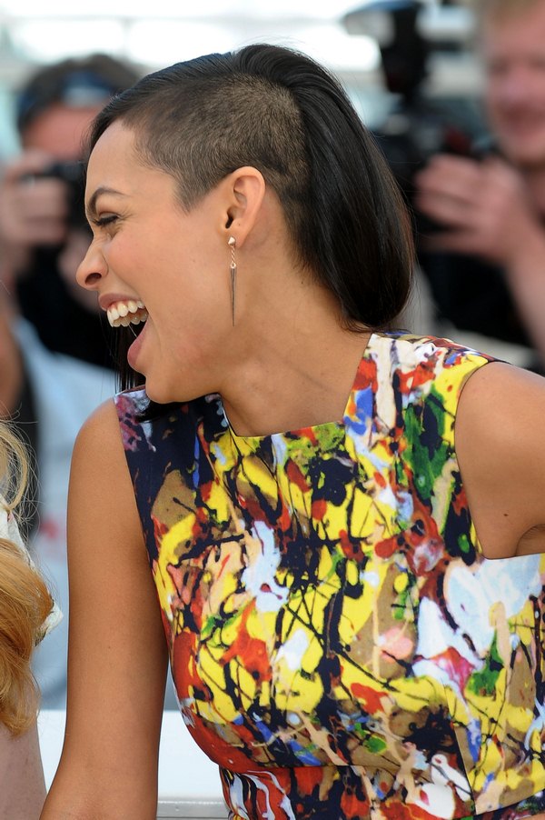 Красивые стрижки на длинные волосы 2026 года: идеи, новинки, лучшие образы