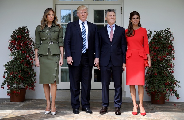 Великолепная Мелания Трамп: фото, наряды, лучшие образы