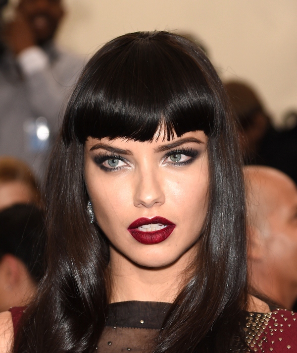 Оригинальные стрижки с челкой 2026 года: фото, идеи стрижки с челкой на разную длину волос