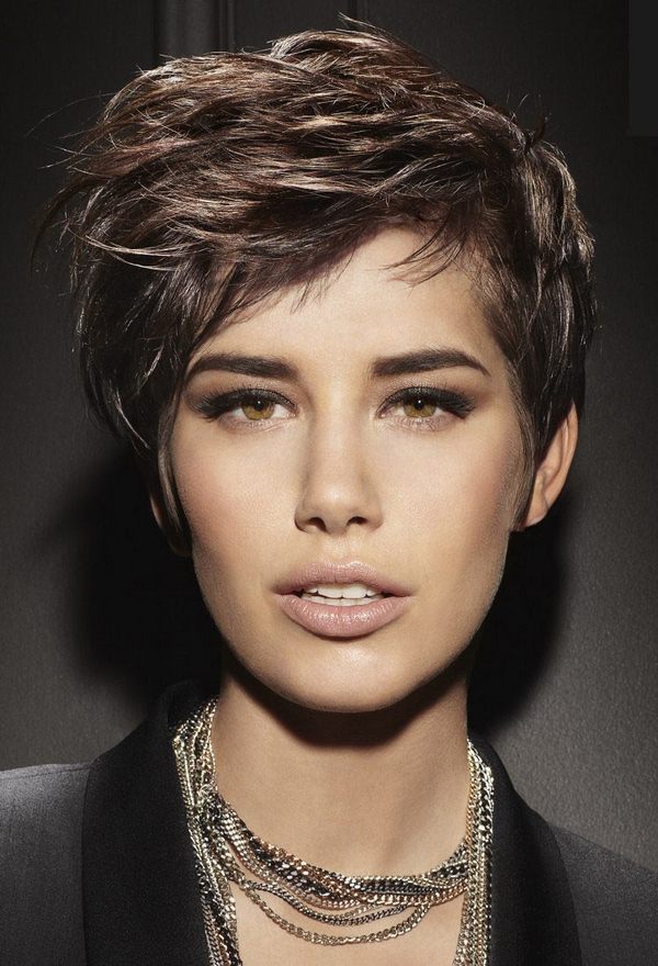 Оригинальные стрижки с челкой 2026 года: фото, идеи стрижки с челкой на разную длину волос