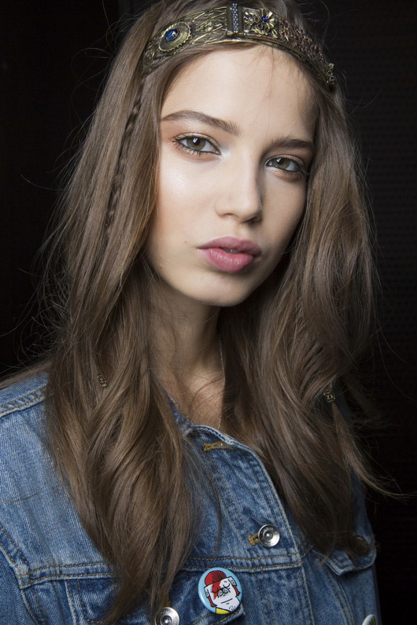 Красивые стрижки на длинные волосы 2026 года: идеи, новинки, лучшие образы