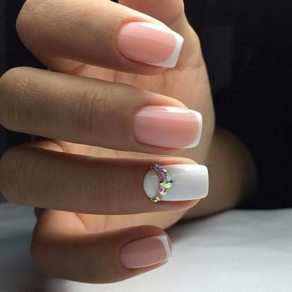 Лучшие идеи французского маникюра 2026 года: фото, новинки, тренды