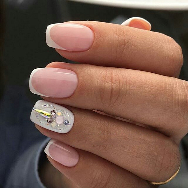 Лучшие идеи французского маникюра 2026 года: фото, новинки, тренды