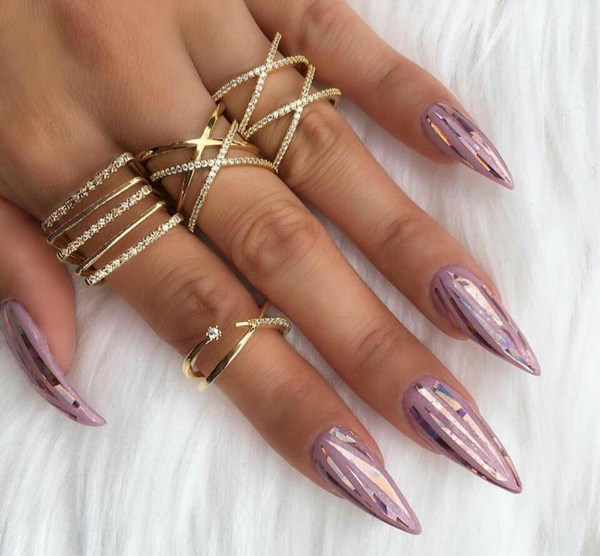 Красивый маникюр на острые ногти 2026: фото, идеи, новинки