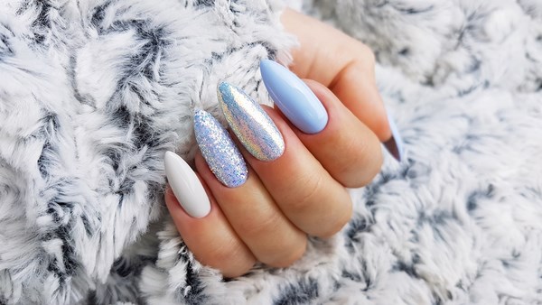 Красивый маникюр на острые ногти 2026: фото, идеи, новинки