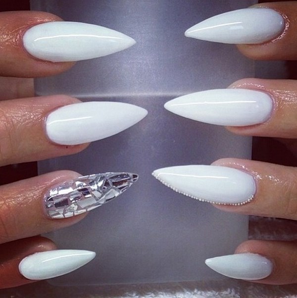 Красивый маникюр на острые ногти 2026: фото, идеи, новинки