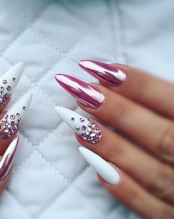 Красивый маникюр на острые ногти 2026: фото, идеи, новинки
