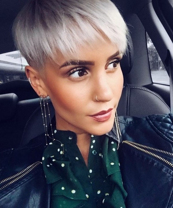 Утонченные стрижки пикси 2026: идеи, новинки, лучшие образы — фото