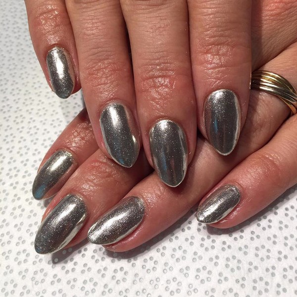 Стильный серый маникюр 2026 года: лучшие сочетания оттенков, модные тренды и красивые примеры – фото