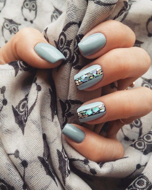 Стильный серый маникюр 2026 года: лучшие сочетания оттенков, модные тренды и красивые примеры – фото