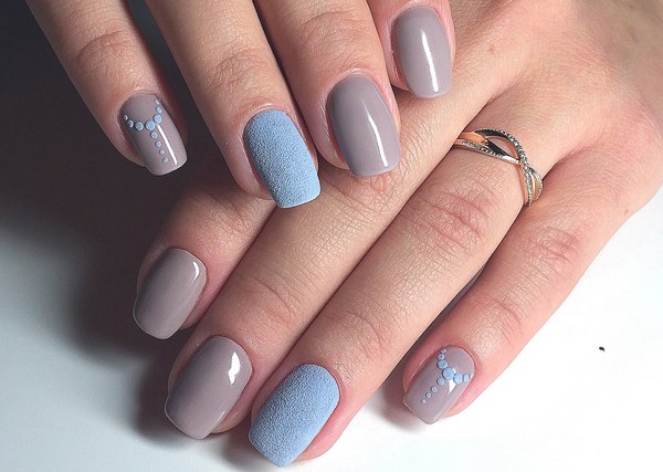 Стильный серый маникюр 2026 года: лучшие сочетания оттенков, модные тренды и красивые примеры – фото