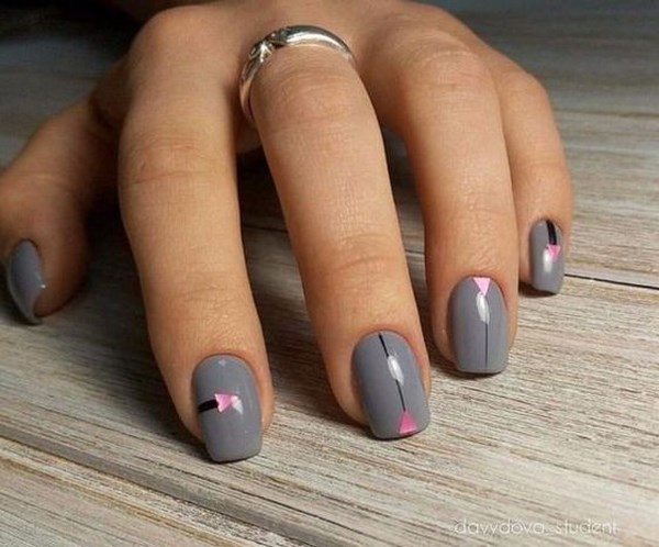 Стильный серый маникюр 2026 года: лучшие сочетания оттенков, модные тренды и красивые примеры – фото