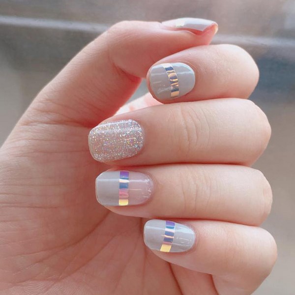 Стильный серый маникюр 2026 года: лучшие сочетания оттенков, модные тренды и красивые примеры – фото