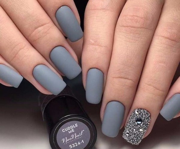 Стильный серый маникюр 2026 года: лучшие сочетания оттенков, модные тренды и красивые примеры – фото