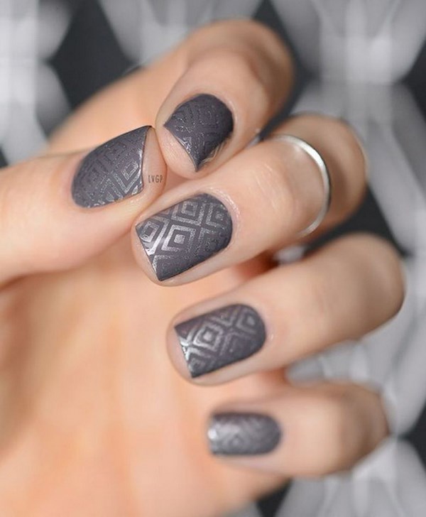 Стильный серый маникюр 2026 года: лучшие сочетания оттенков, модные тренды и красивые примеры – фото