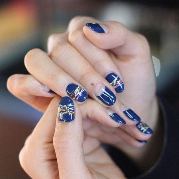 Удивительный «голый» маникюр в стиле «negative space» 2026: лучшие идеи, новинки, фото