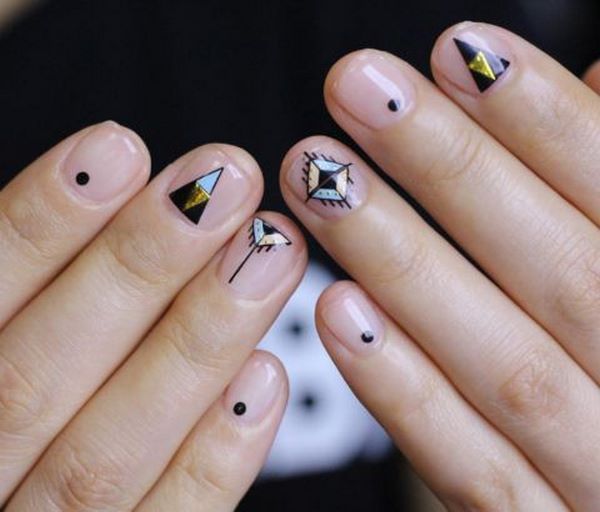 Удивительный «голый» маникюр в стиле «negative space» 2026: лучшие идеи, новинки, фото