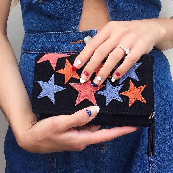 Удивительный «голый» маникюр в стиле «negative space» 2026: лучшие идеи, новинки, фото