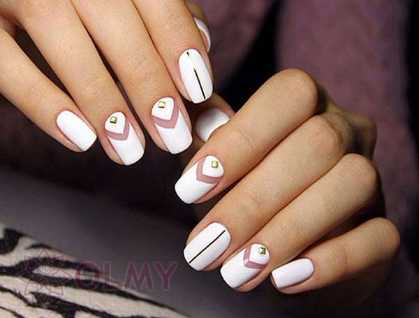 Удивительный «голый» маникюр в стиле «negative space» 2026: лучшие идеи, новинки, фото
